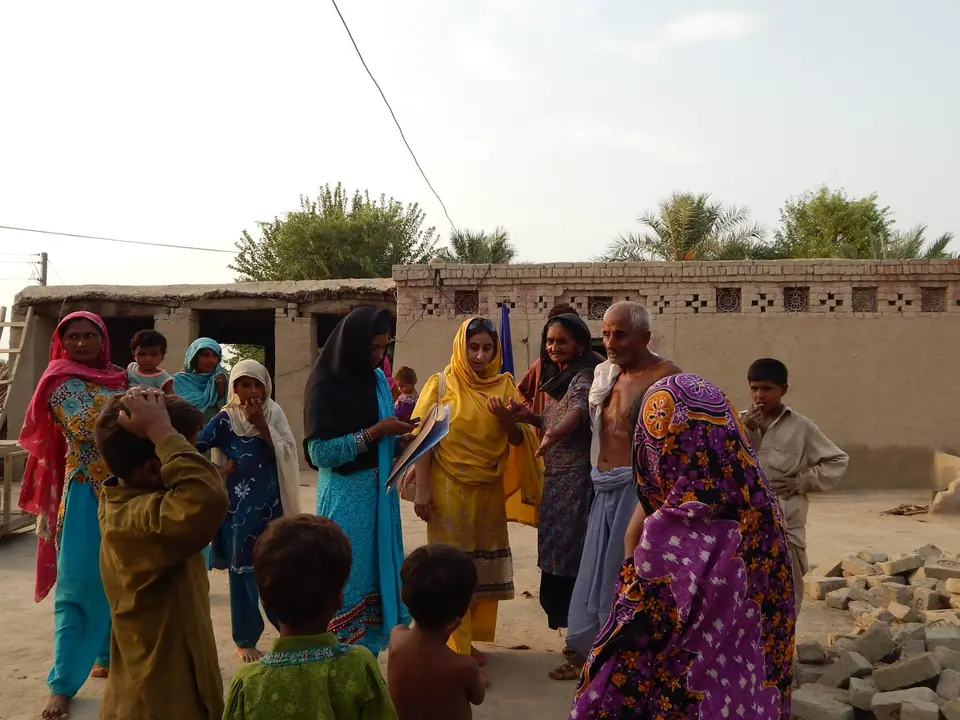 جی ڈی او کی کمیونٹی میٹنگ میں جمع دیہاتی